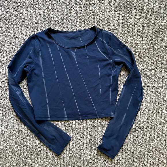 A74 Lululemon Wunder Train Cropped Long Sleeve Shirt Sun Bleached Wash Navy 6 - Picture 1 of 5